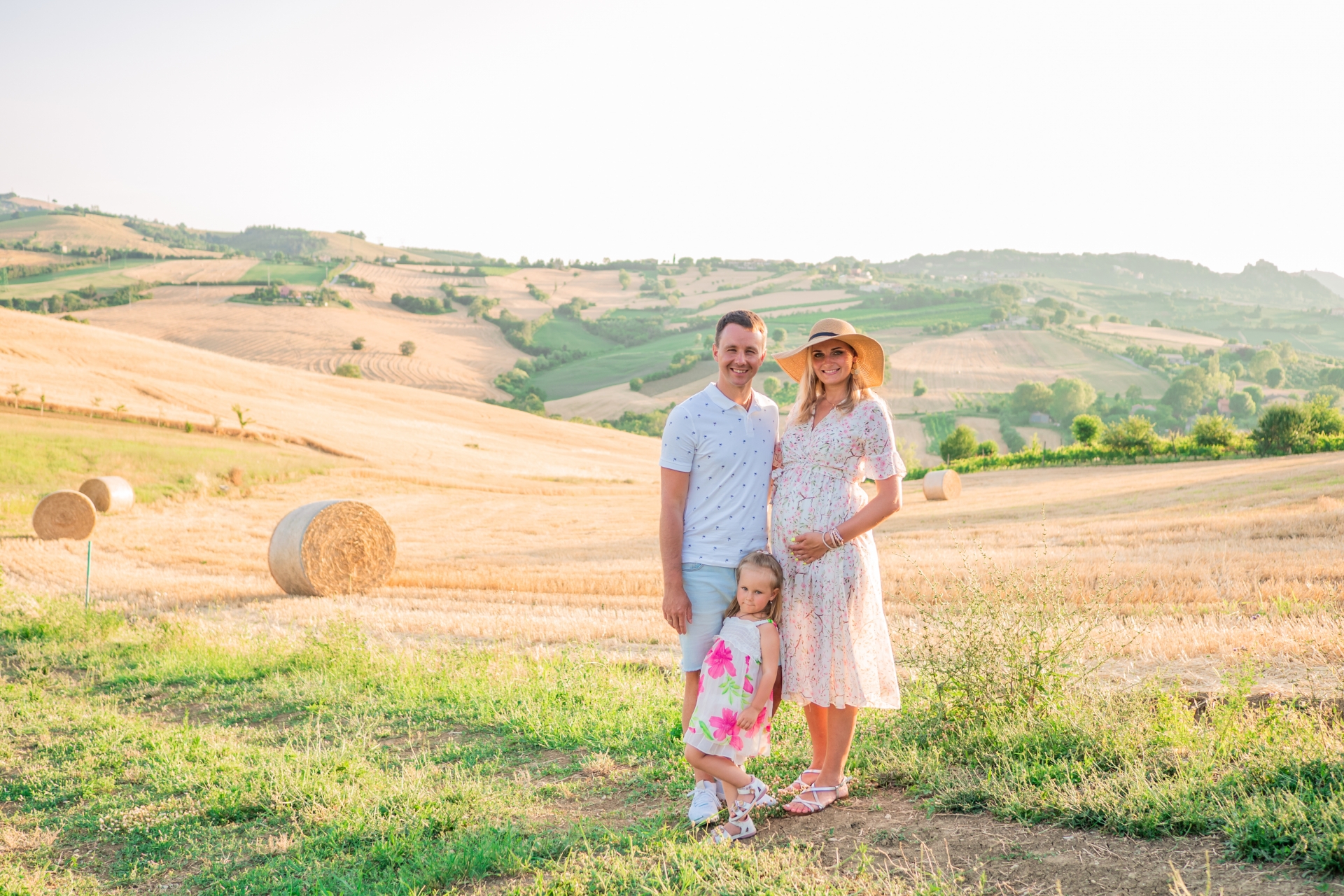 Family photo-shoot in Italian countryside near Rimini